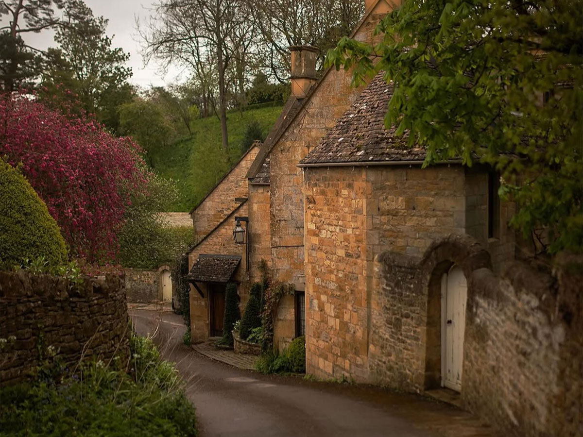 Snowshill countryside walk